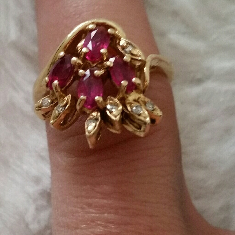 Gold ring - Picture 3 of 3